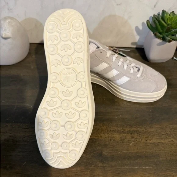 adidas gazelle silver green womens Adidas Gazelle Bold Grey Magic Beige Gum (W) | Neu & Authentifiziert |  Unisex main image 1